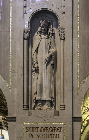 스코틀랜드의 성녀 마르가리타_photo by Lawrence OP_in the basilica of the National Shrine of the Immaculate Conception in Washington DC.jpg